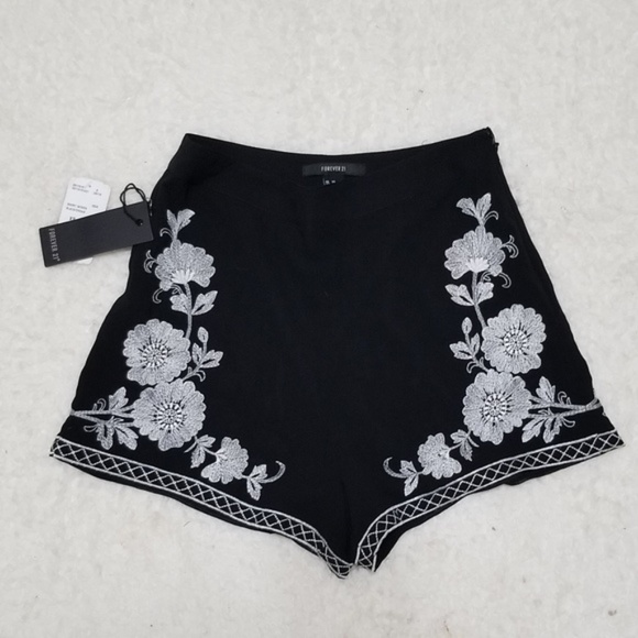 Forever 21 Pants - Forever 21 size XS Embroidered Floral Shorts
